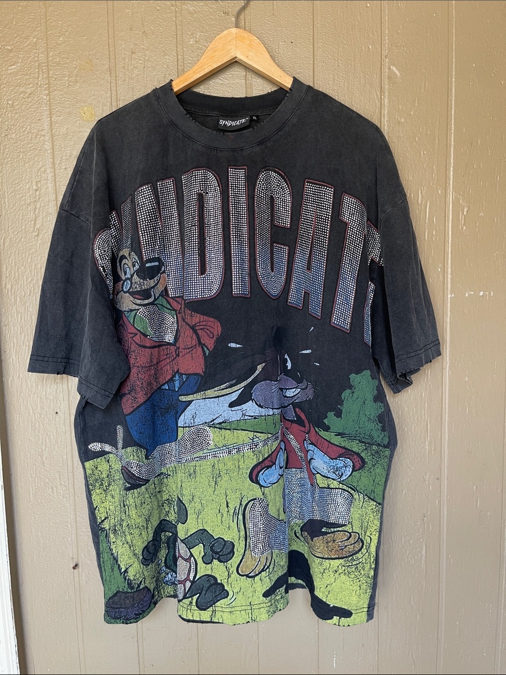 Syndicate Graphic Cartoon Tee in Black Size XL